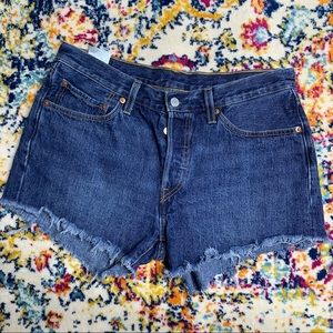 Levi’s women mini shorts/30W